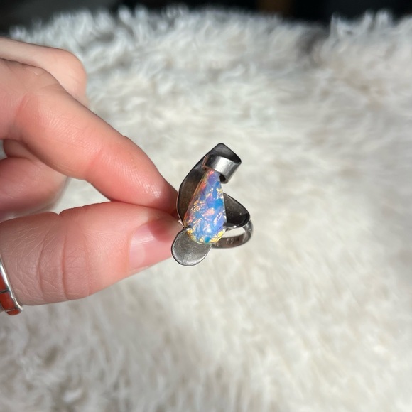 Unique Sterling Silver & Faux Opal Ring - Picture 15 of 16